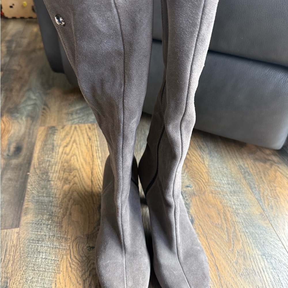 La CANADIENNE Gray Heeled Boots
